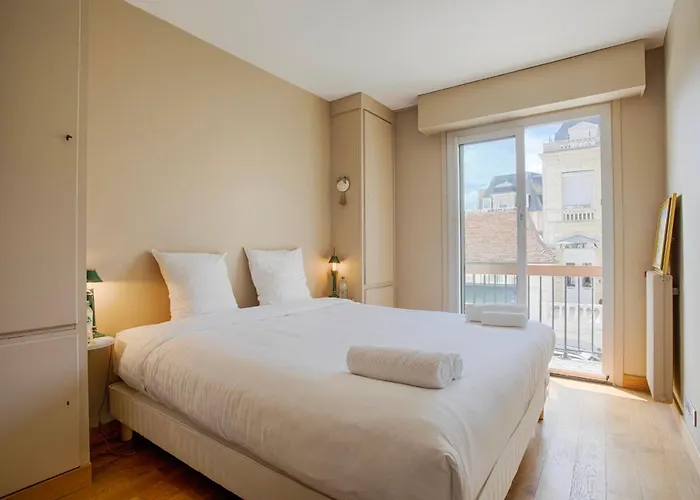 Les Cigognes - Deux Pieces - Centre